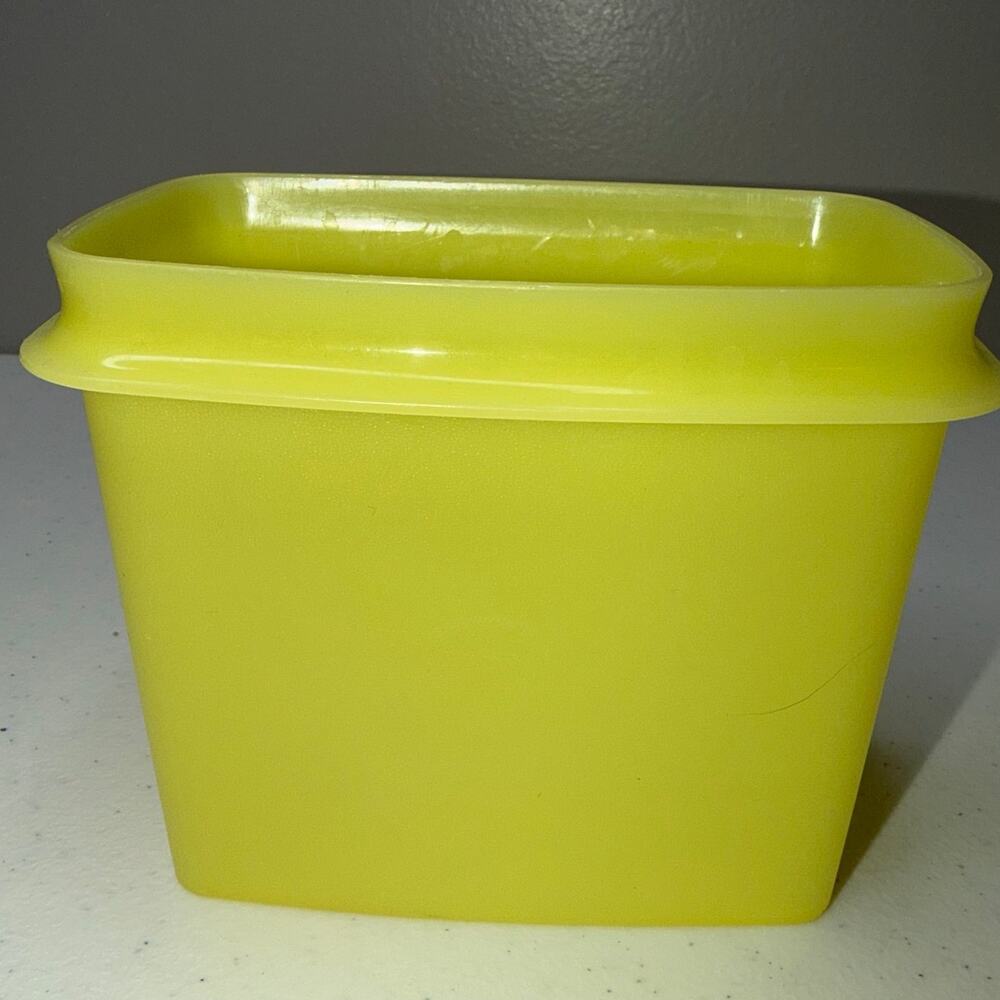 Vintage Tupperware 1243-3 Yellow Shelf Saver Storage Containers With Lids